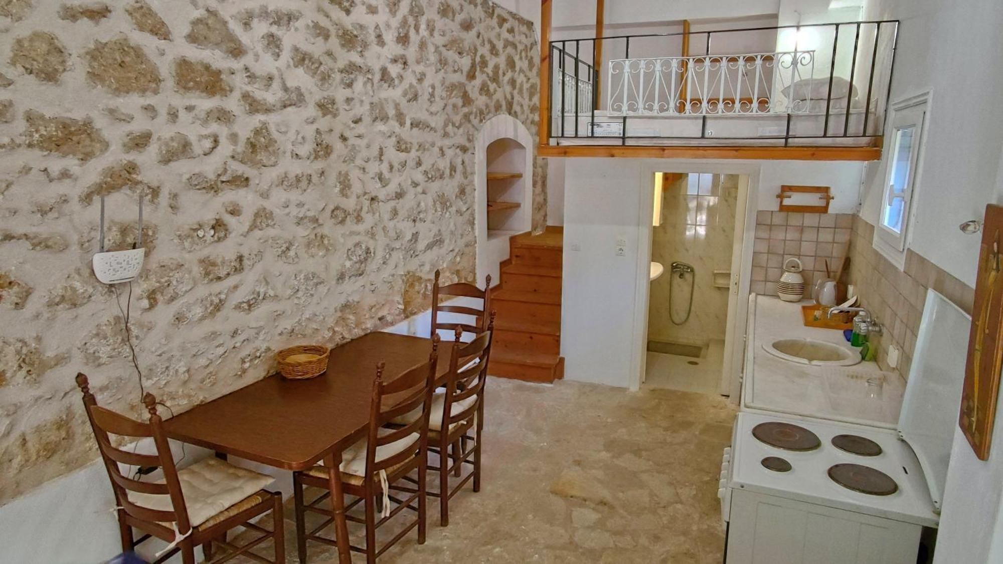 Apartment στούντιο σε πέτρινο σπίτι, κοντά σε παραλία *